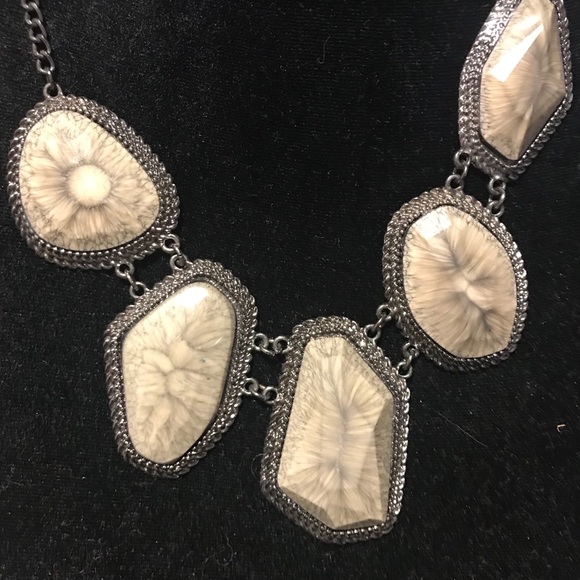 Grey marble stone necklace - Picture 2 of 2